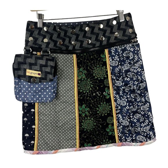 Chilly Grapes Dresses & Skirts - Chilly Grapes Reversible Patchwork Skirt w/ Snap-On Pouch Womens Size 8`